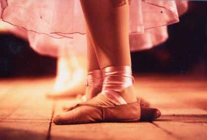 Infortuni a passo di danza. I rischi dei piedi dei ballerini Infortuni a passo di danza. I rischi dei piedi dei ballerini