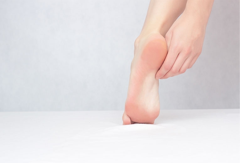Bruciore ai piedi: quali sono le cause? Bruciore ai piedi: quali sono le cause?